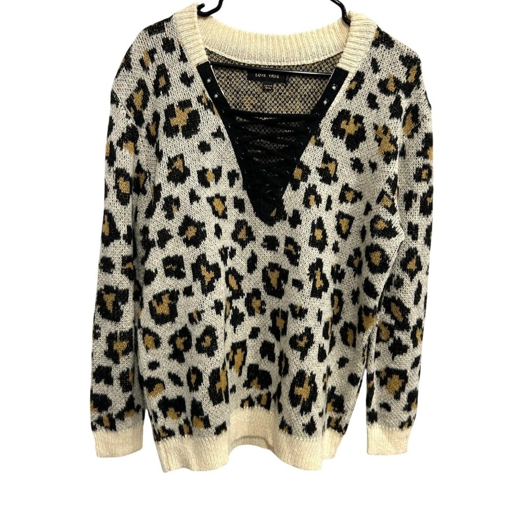 Love Tree Leopard Print Sweater With Black Lace Up V-Neck Detail Sz Medium